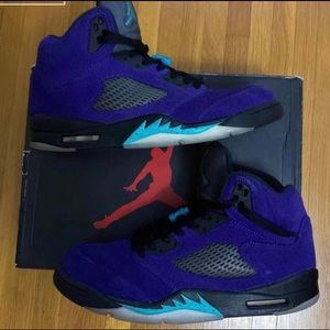 Size 9.5 - Jordan 5 Retro Alternate Grape 2020